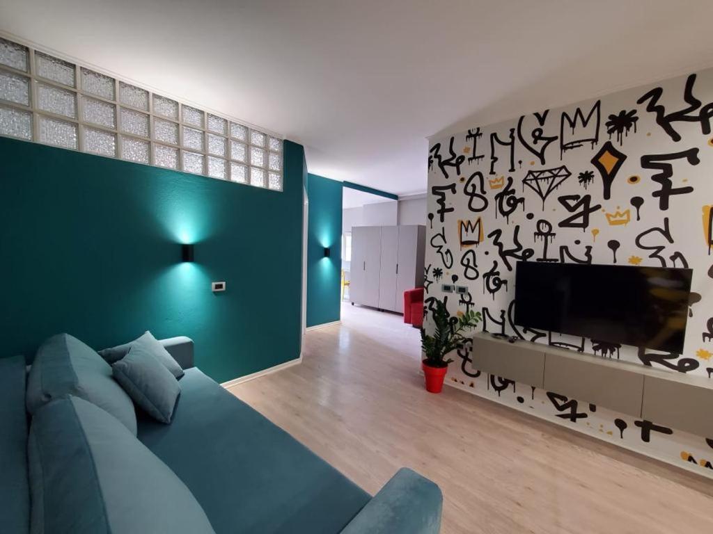 Helga'S Deluxe 3 Apartment Tirana Exterior photo